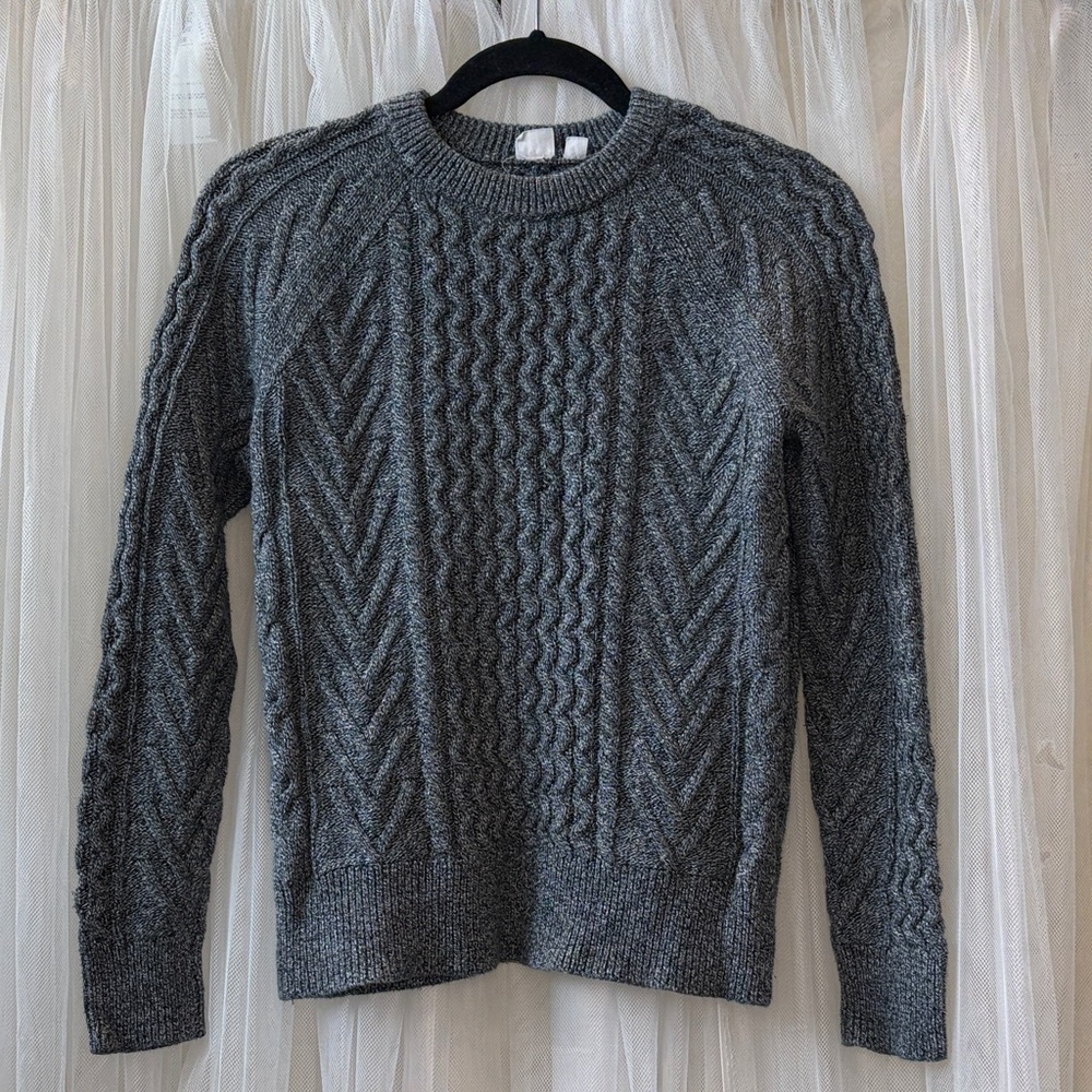 GAP Women's Gray Cable Knit Crewneck Sweater